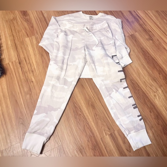 SOLD - Picture 4 of 11